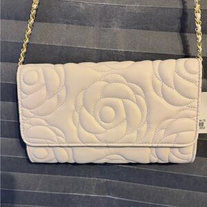 Elegant Cream Quilted Shoulder Bag